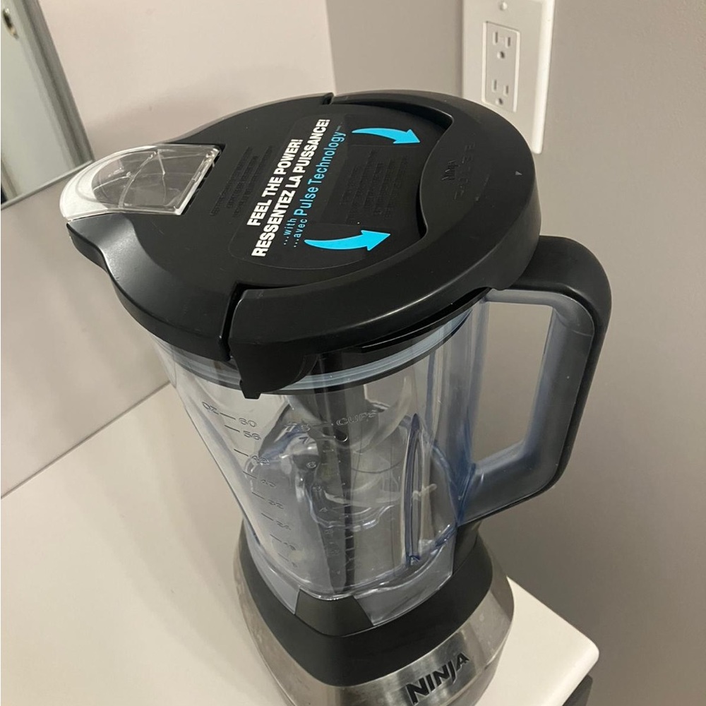 Ninja Blender with Black and Silver Finish